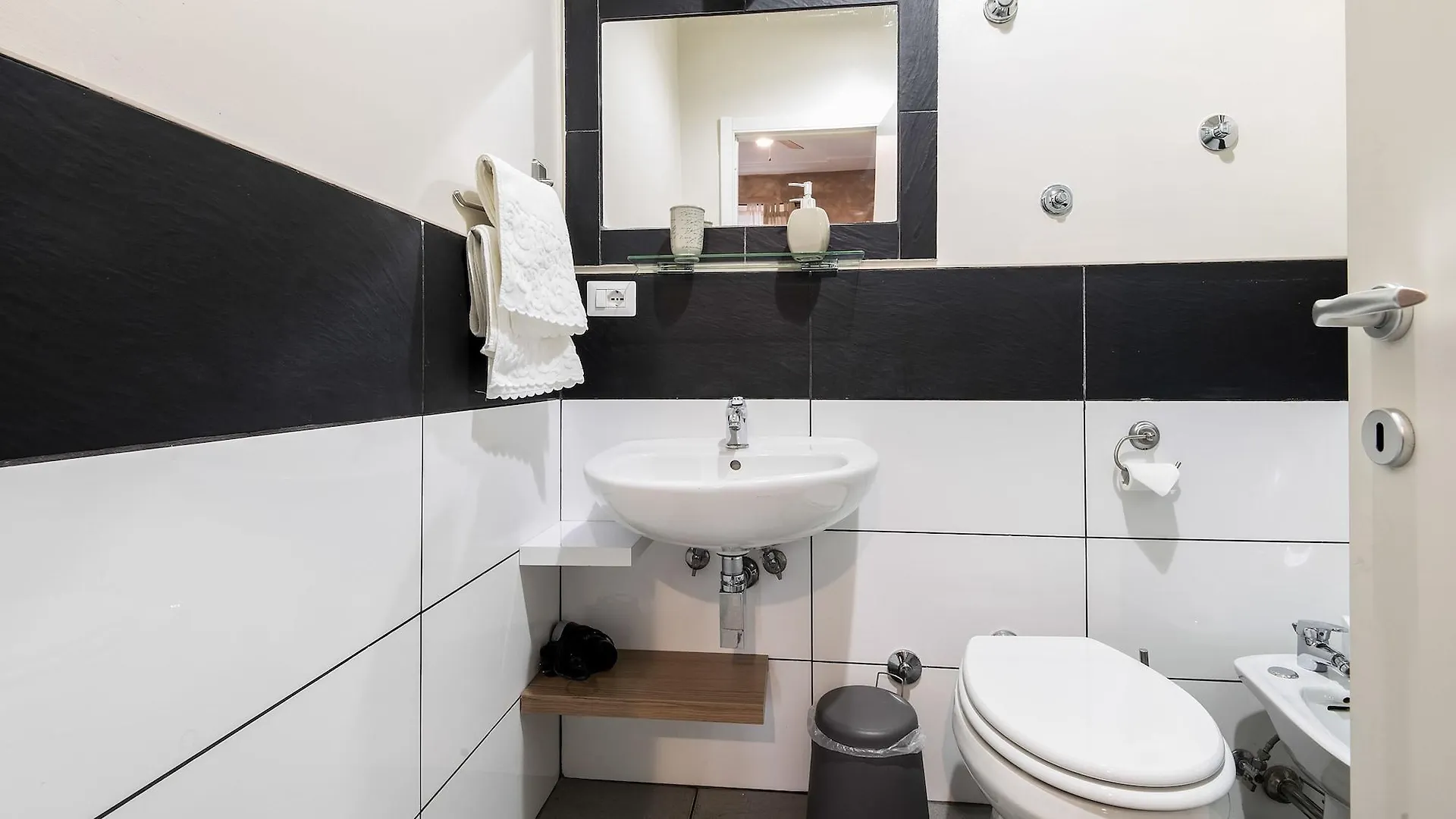 Bed And Breakfast Le Due Civette Rome Bed & Breakfast