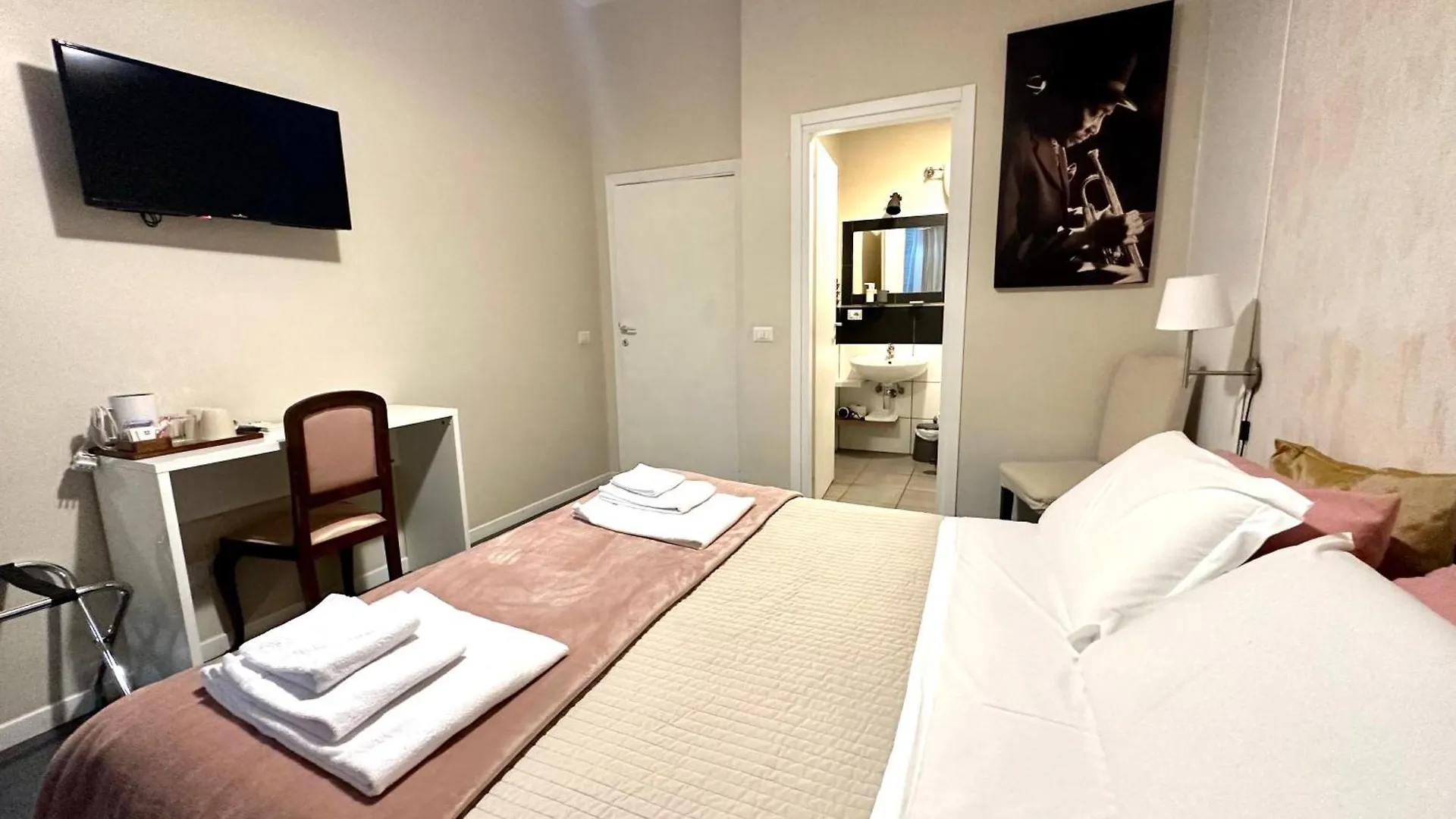 Bed And Breakfast Le Due Civette Rome 4*,  Italy